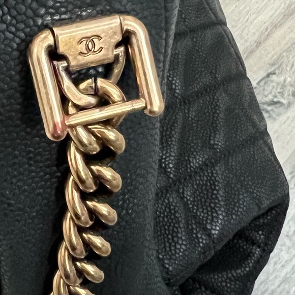 Chanel Black Caviar Leather Quilted Hobo Crossbody Bag - Picture 9 of 16